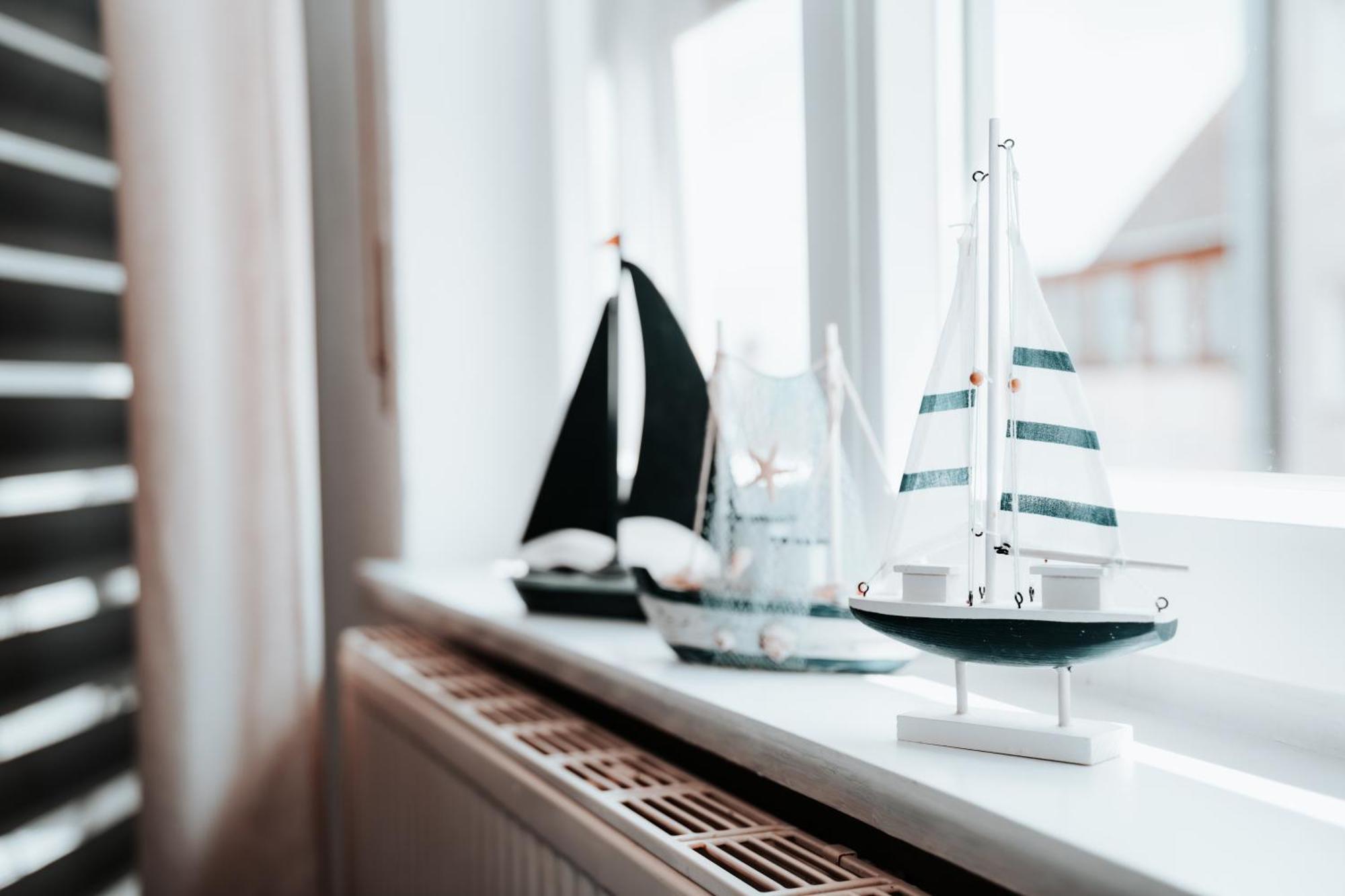 Ferienwohnung Ella - Direkt Am Bodensee Friedrichshafen Ngoại thất bức ảnh