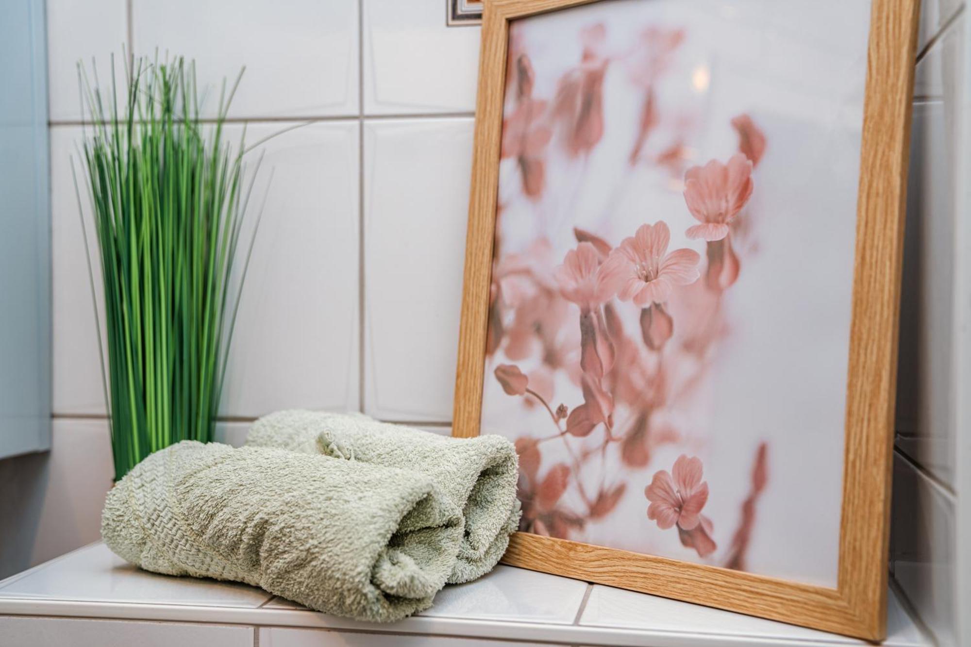 Ferienwohnung Ella - Direkt Am Bodensee Friedrichshafen Ngoại thất bức ảnh